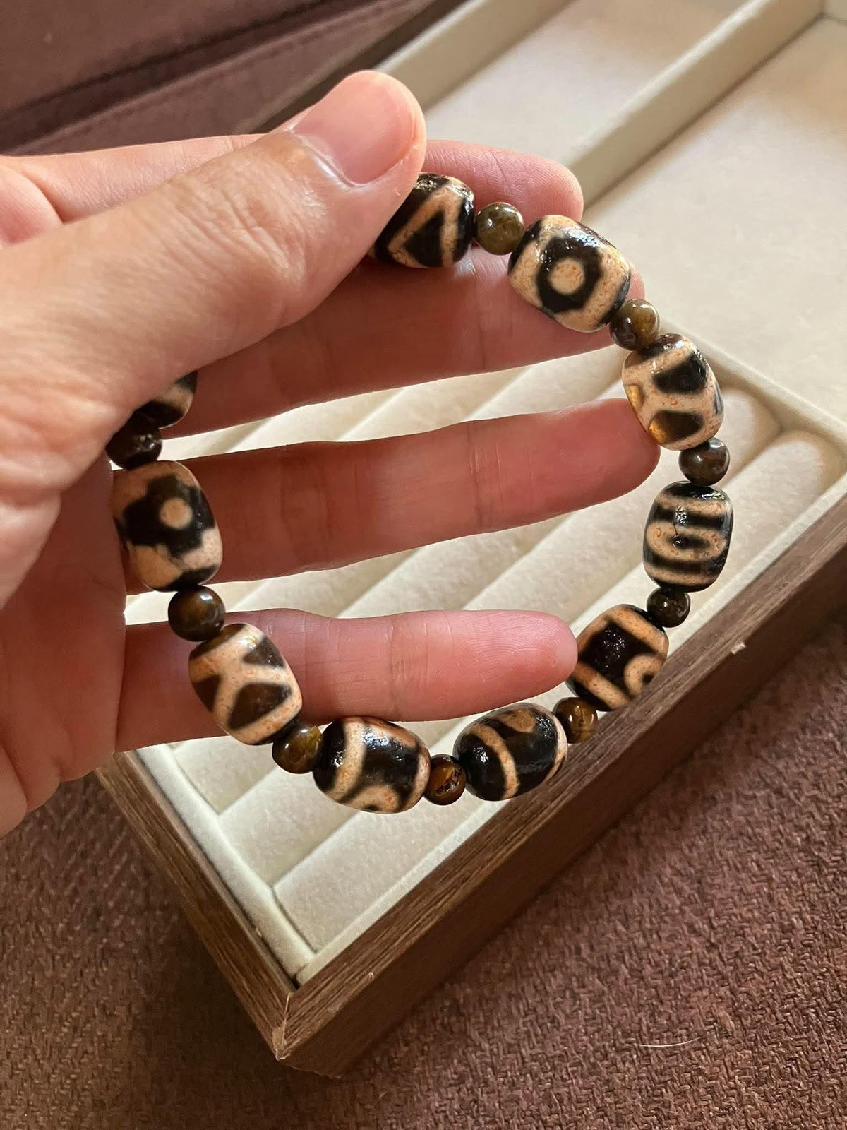The Sacred Guardian: Tibetan Dzi Agate & Tiger’s Eye Talisman Bracelet