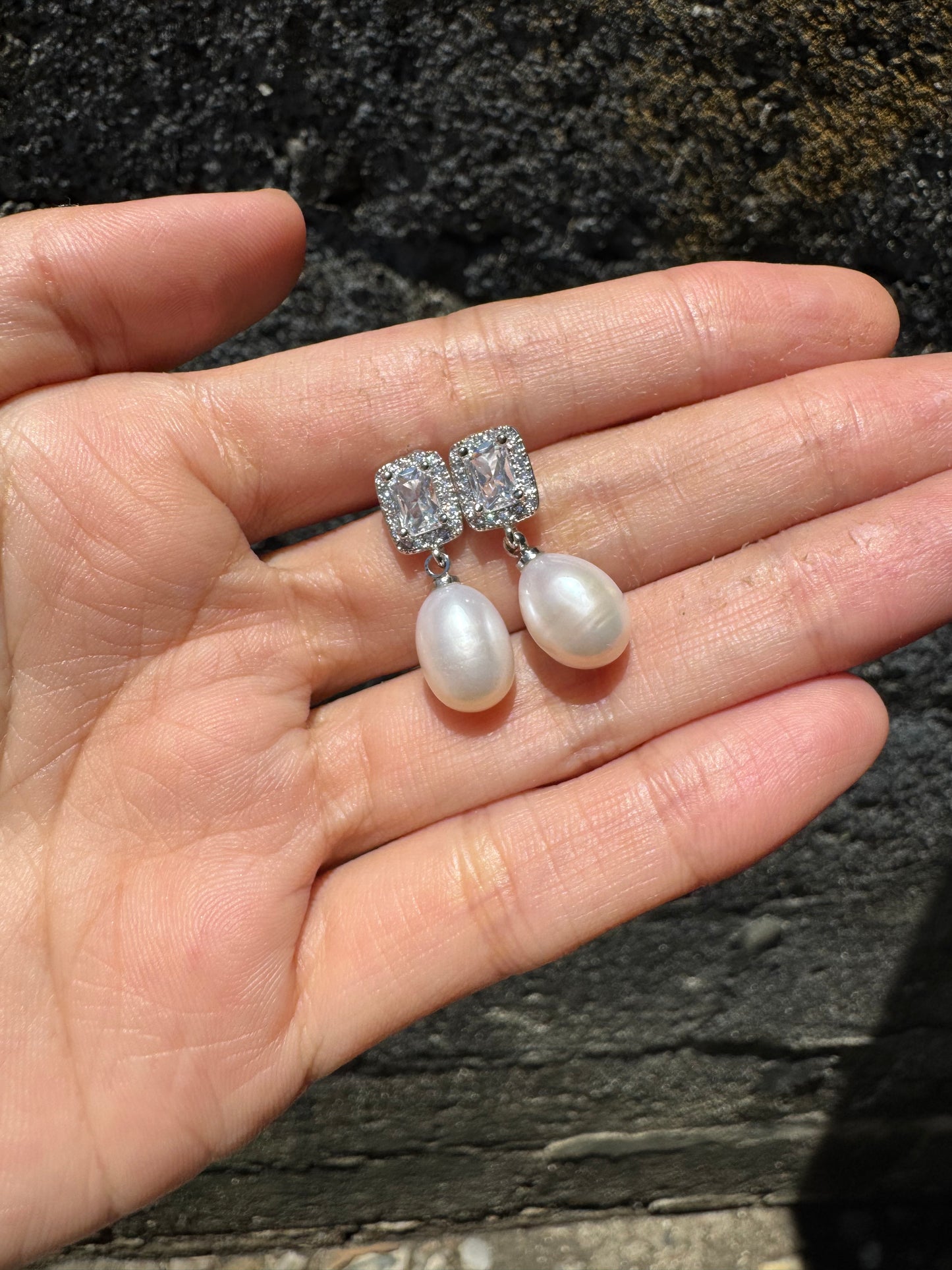 Real Natural South Sea Pearls Earrings