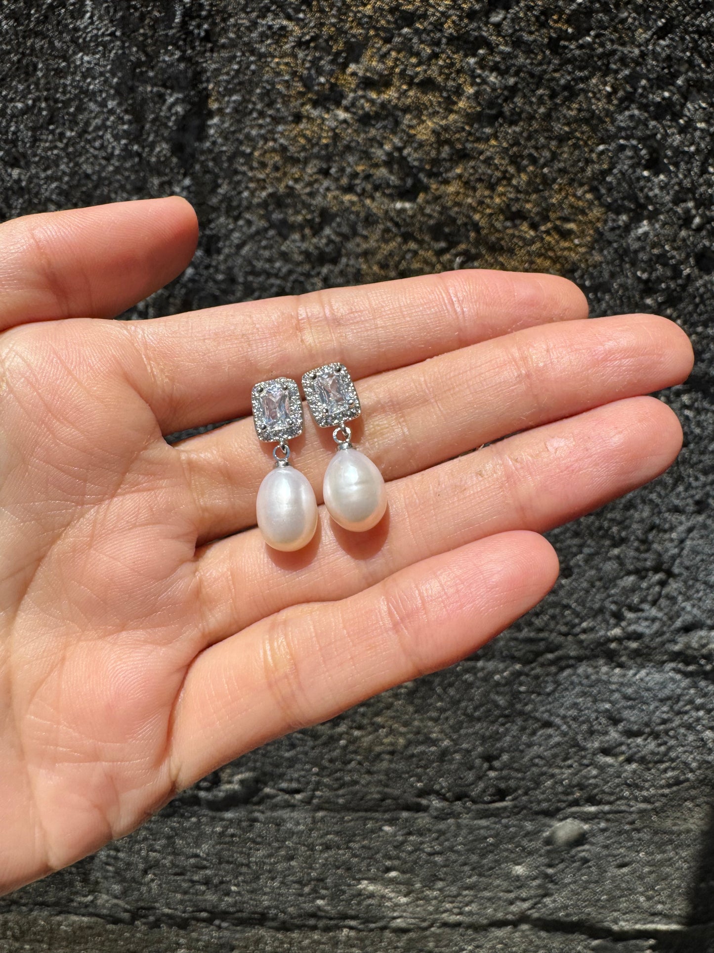 Real Natural South Sea Pearls Earrings