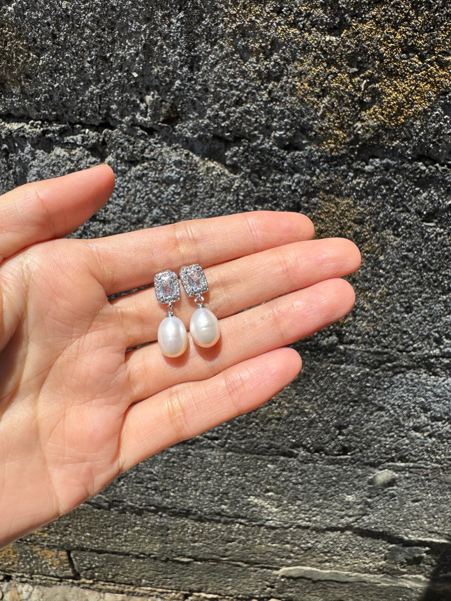 Real Natural South Sea Pearls Earrings